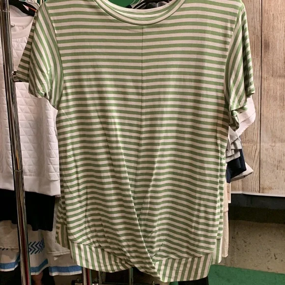 NWT BR designer tee 🖤 - Picture 2 of 5